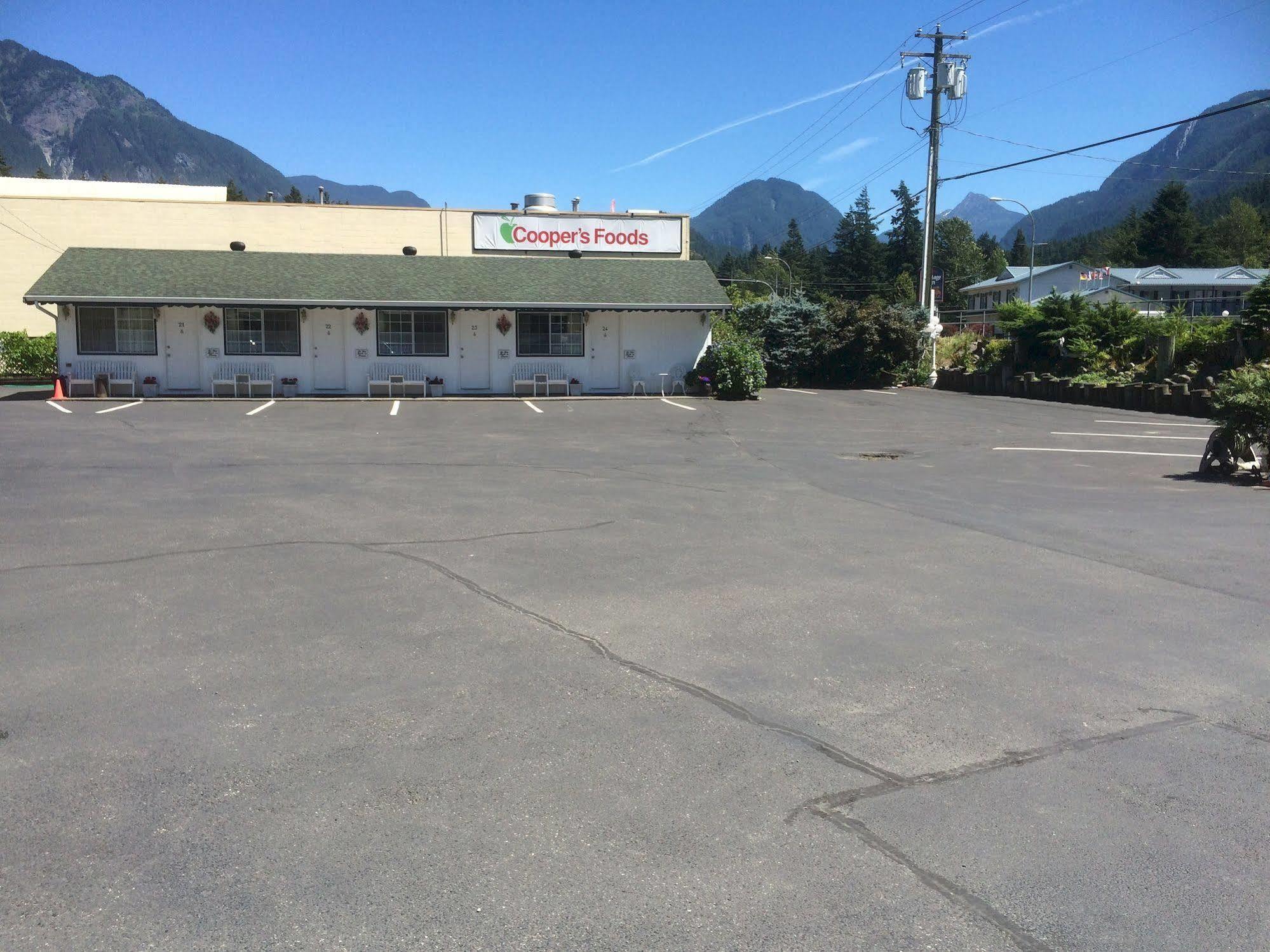 Alpine Motel โฮป ภายนอก รูปภาพ